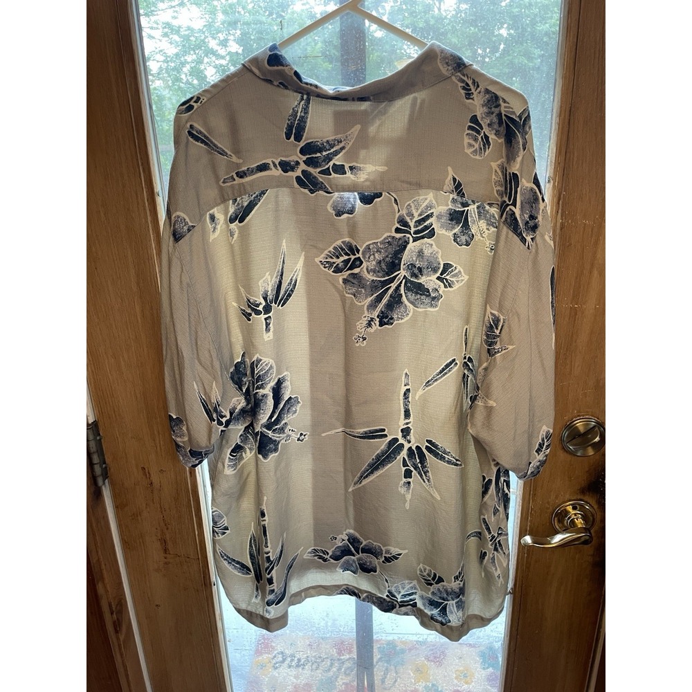 Tommy Bahama Men's XL‎ 100% Silk Button Front Leaves Hawaiian Shirt Short Sleeve
